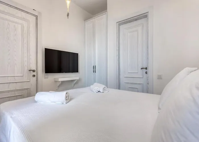 Villa Lucida - Hills - Exclusive With Private Pool And Majestic Sea Views